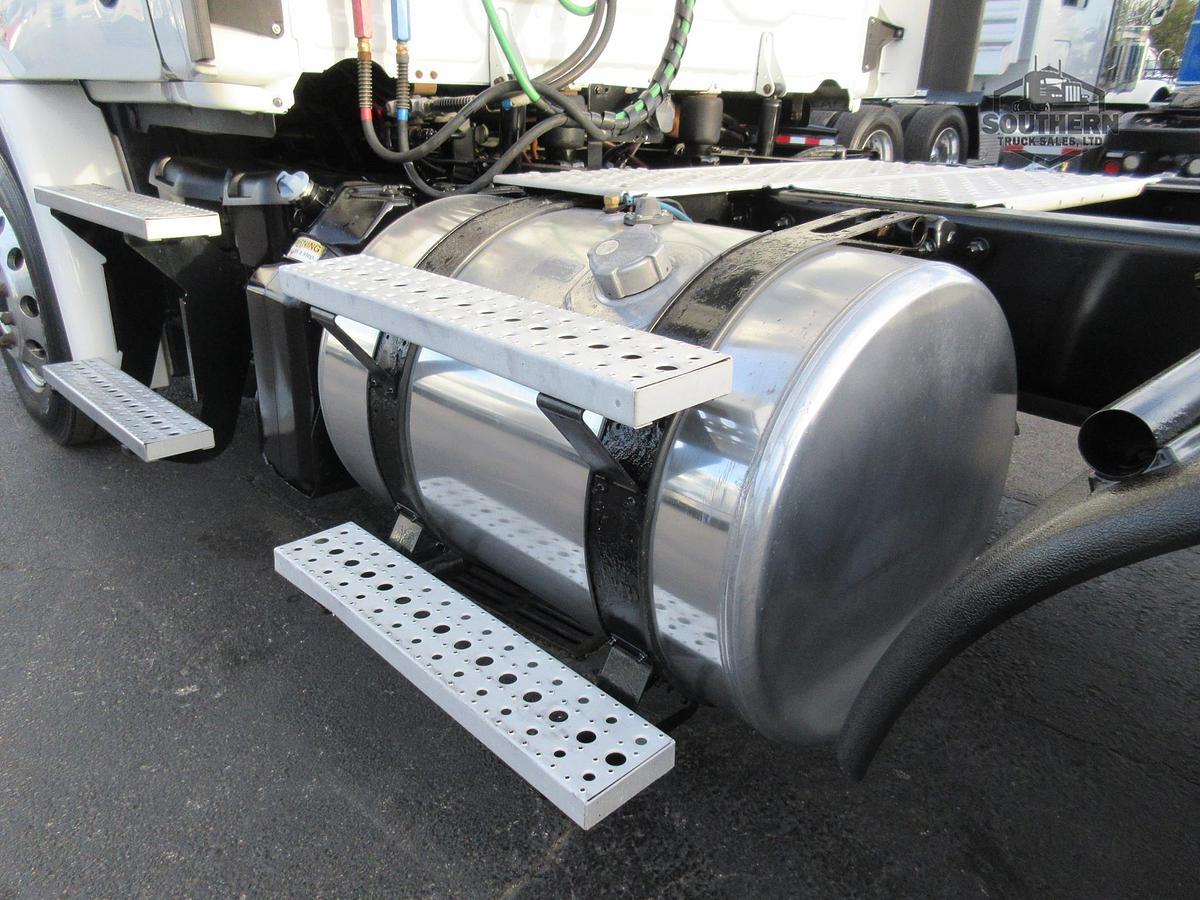 Used 2018 FREIGHTLINER CASCADIA 113