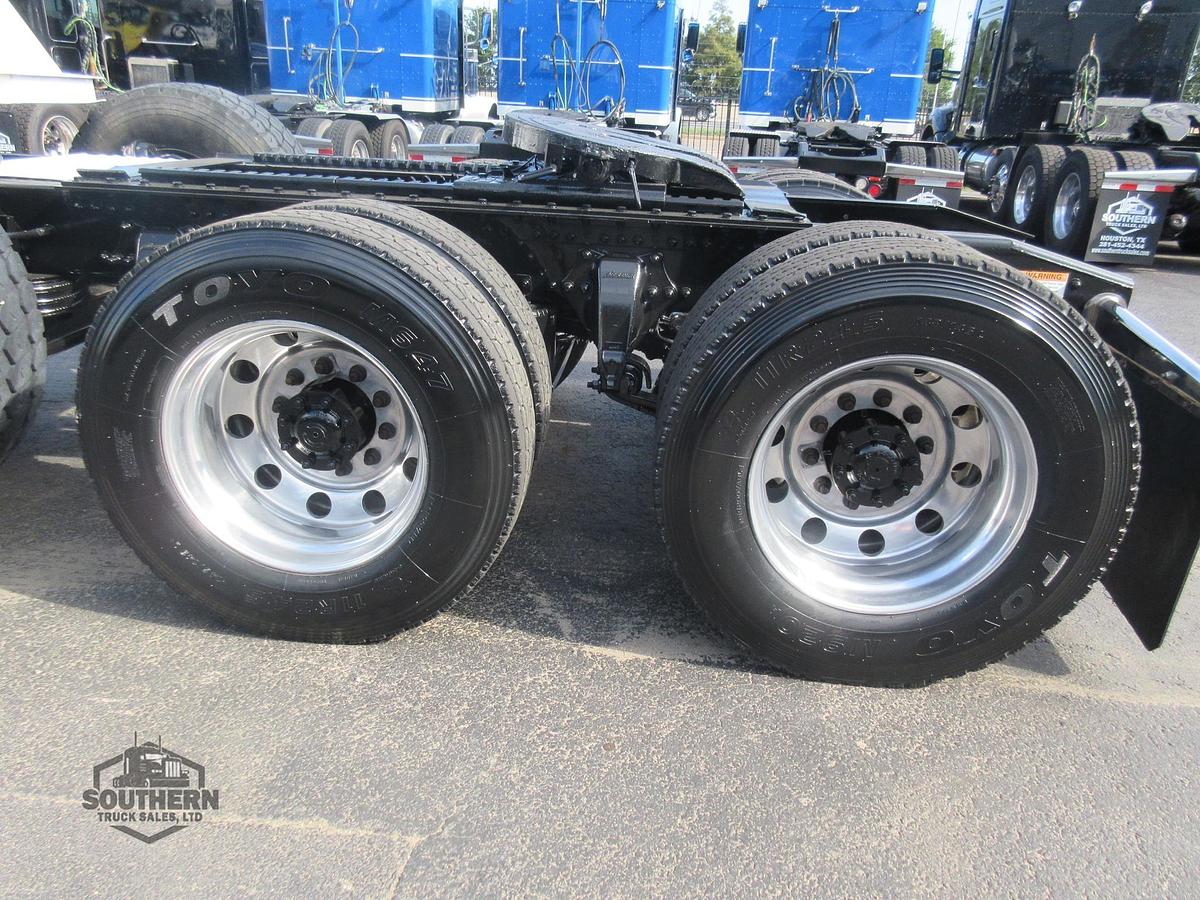 Used 2020 FREIGHTLINER 122SD