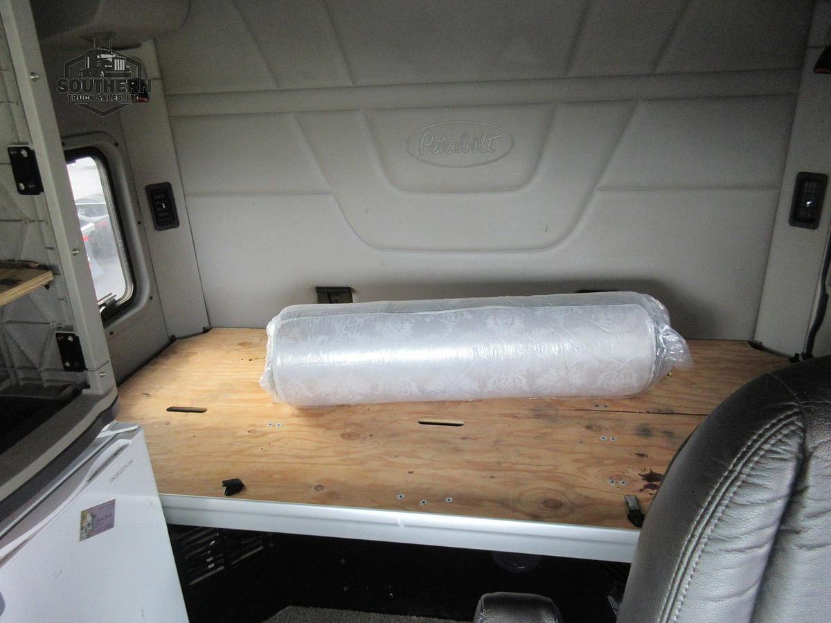 Used 2020 PETERBILT 567