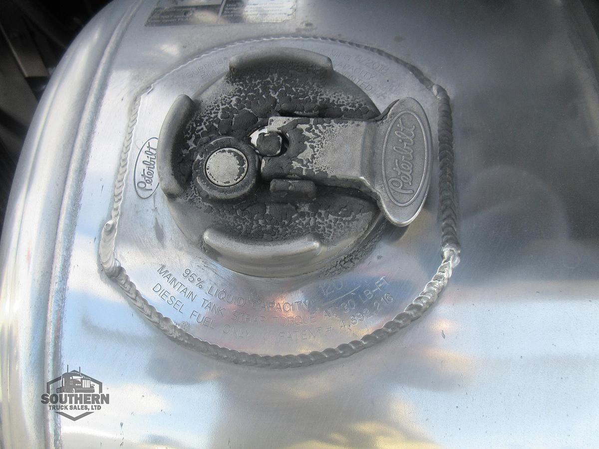 Used 2019 PETERBILT 389