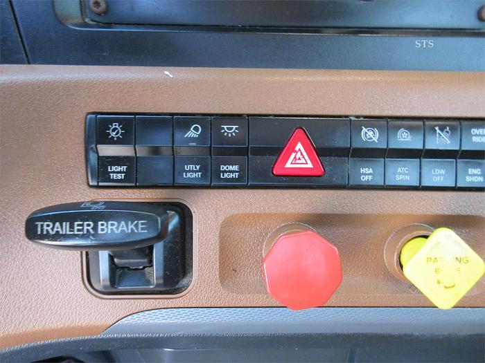 Used 2018 FREIGHTLINER CASCADIA 116