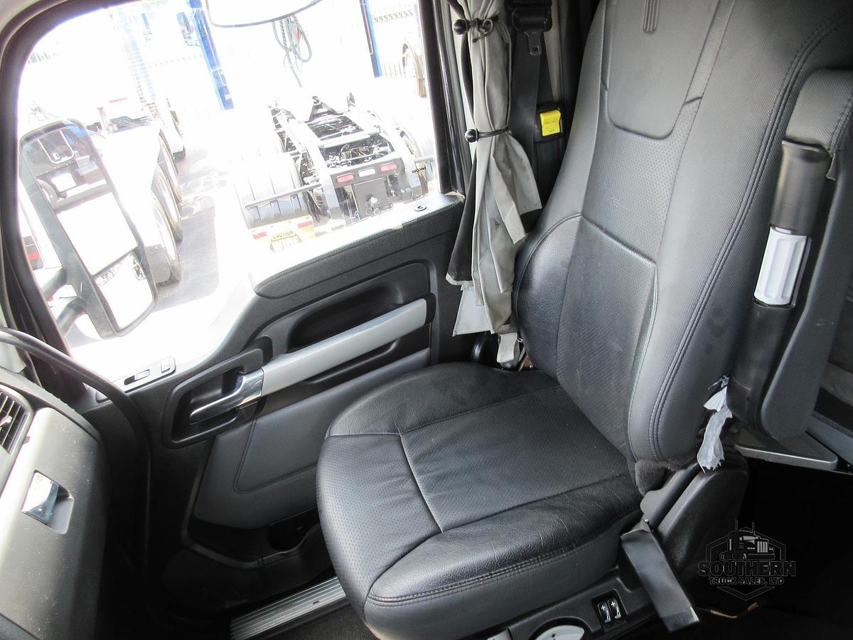 Used 2023 KENWORTH T880