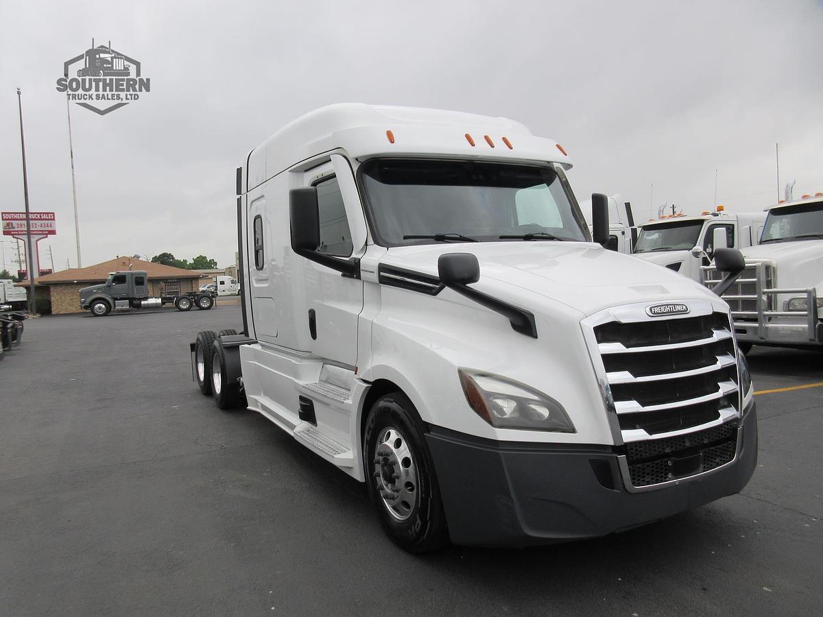 Used 2020 FREIGHTLINER CASCADIA 126