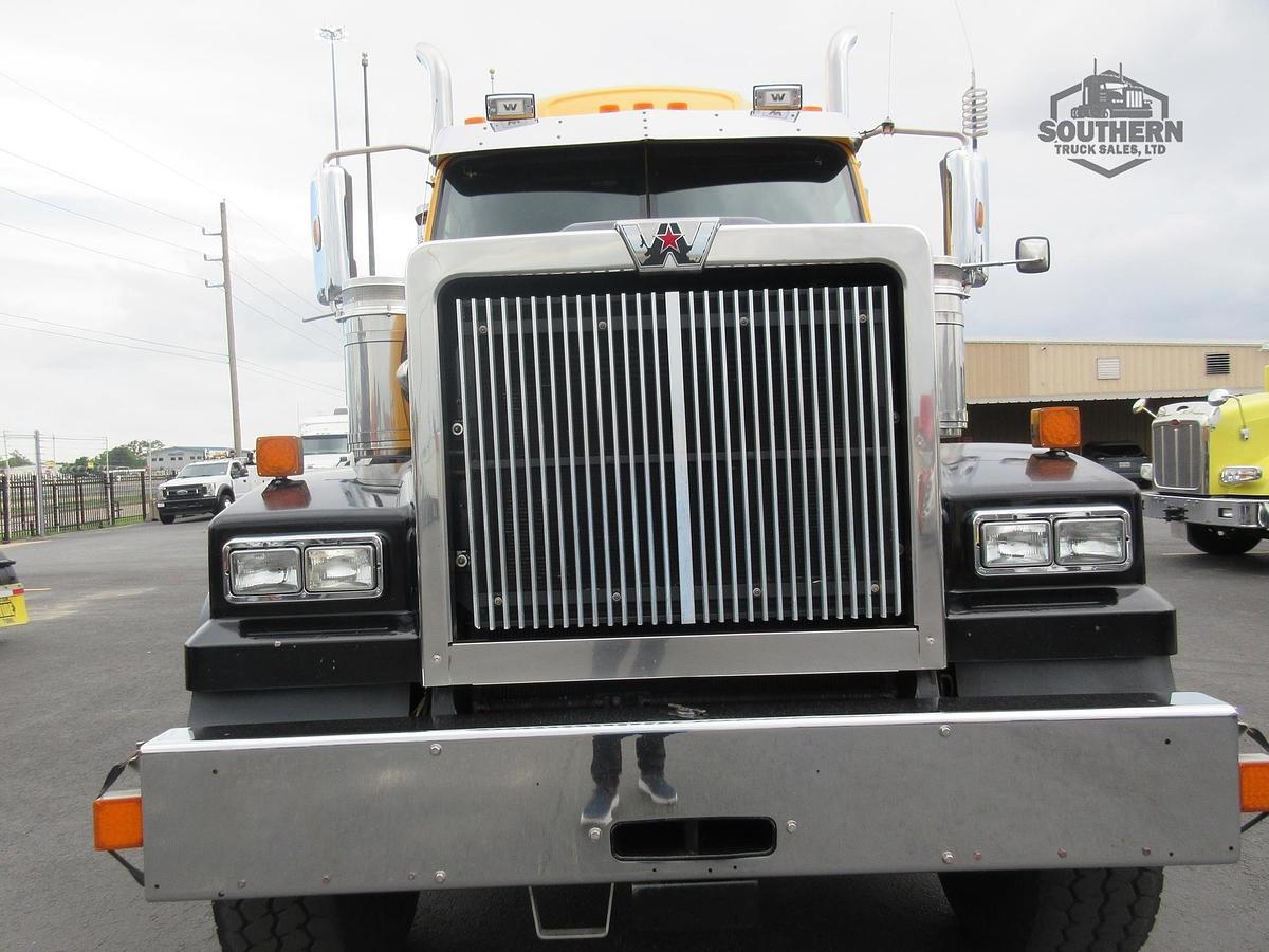 Used 2018 WESTERN STAR 4900