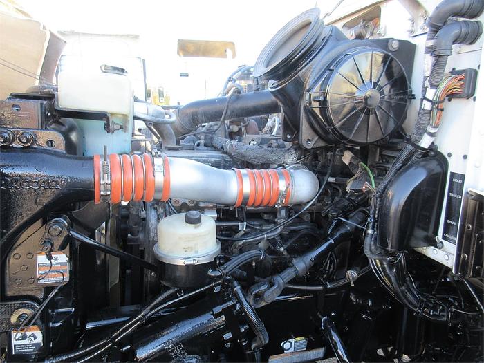 Used 2013 PETERBILT 348