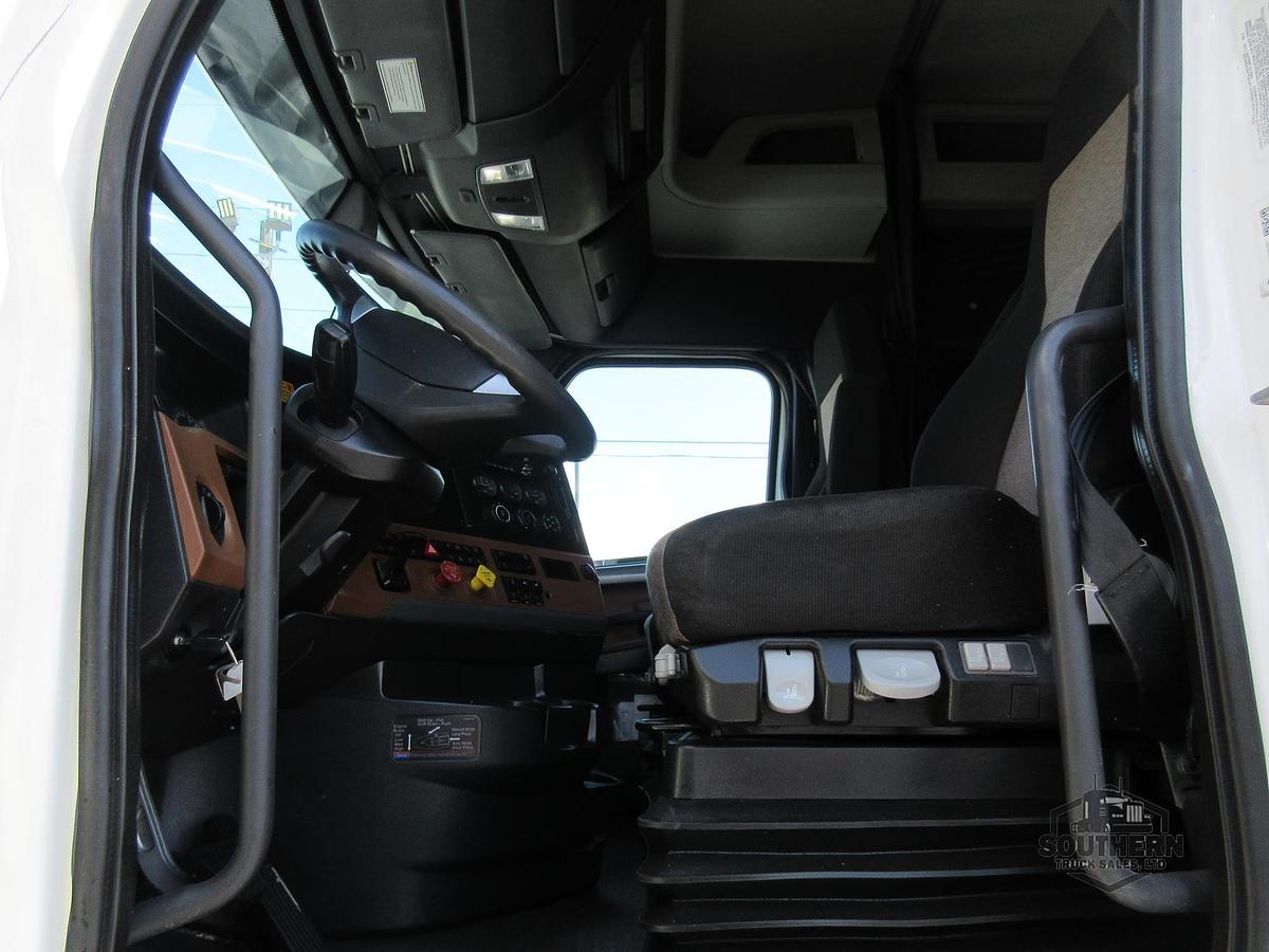 Used 2020 FREIGHTLINER CASCADIA 126