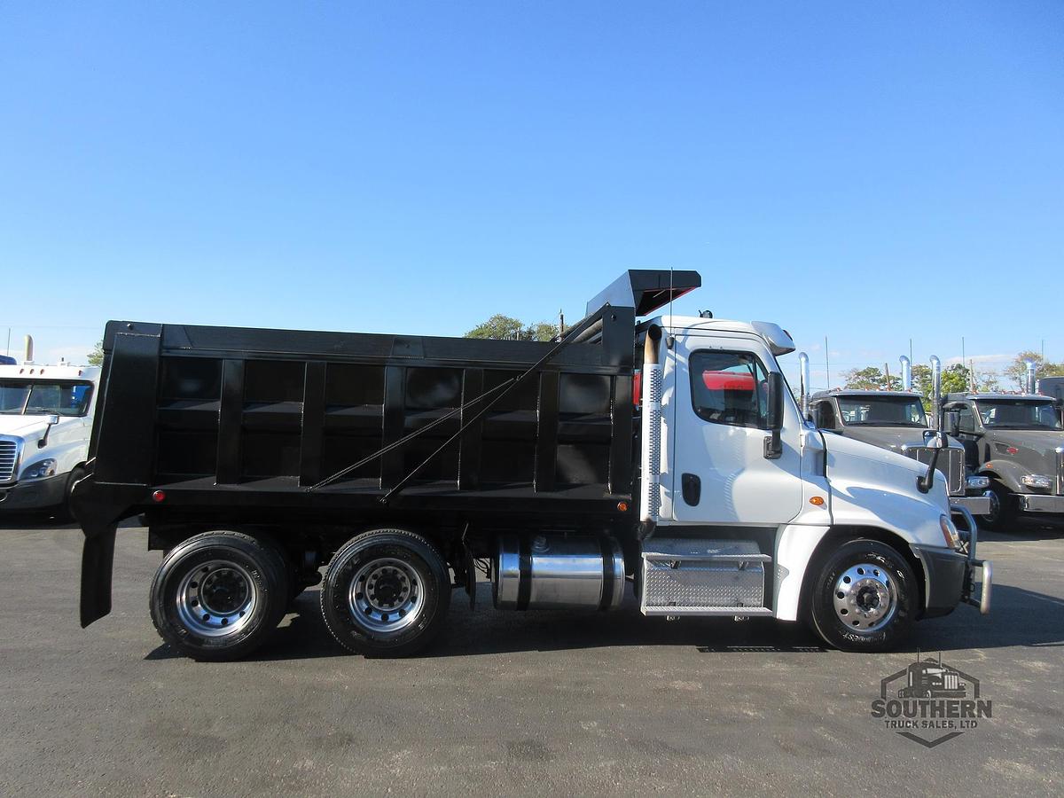 Used 2017 FREIGHTLINER CASCADIA 125