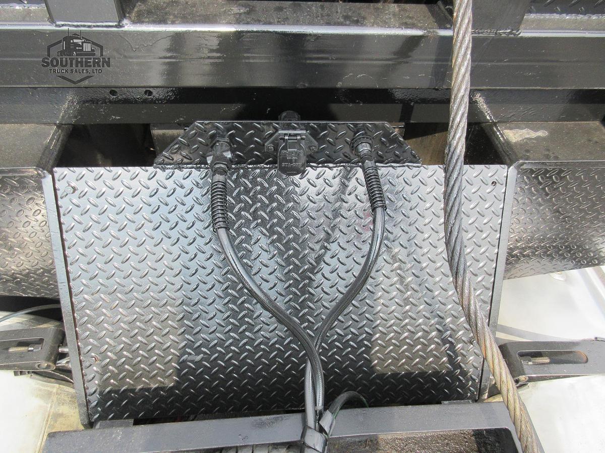 Used 2018 FREIGHTLINER CORONADO 122 SD