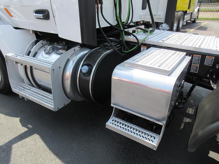 Used 2020 PETERBILT 579 6805