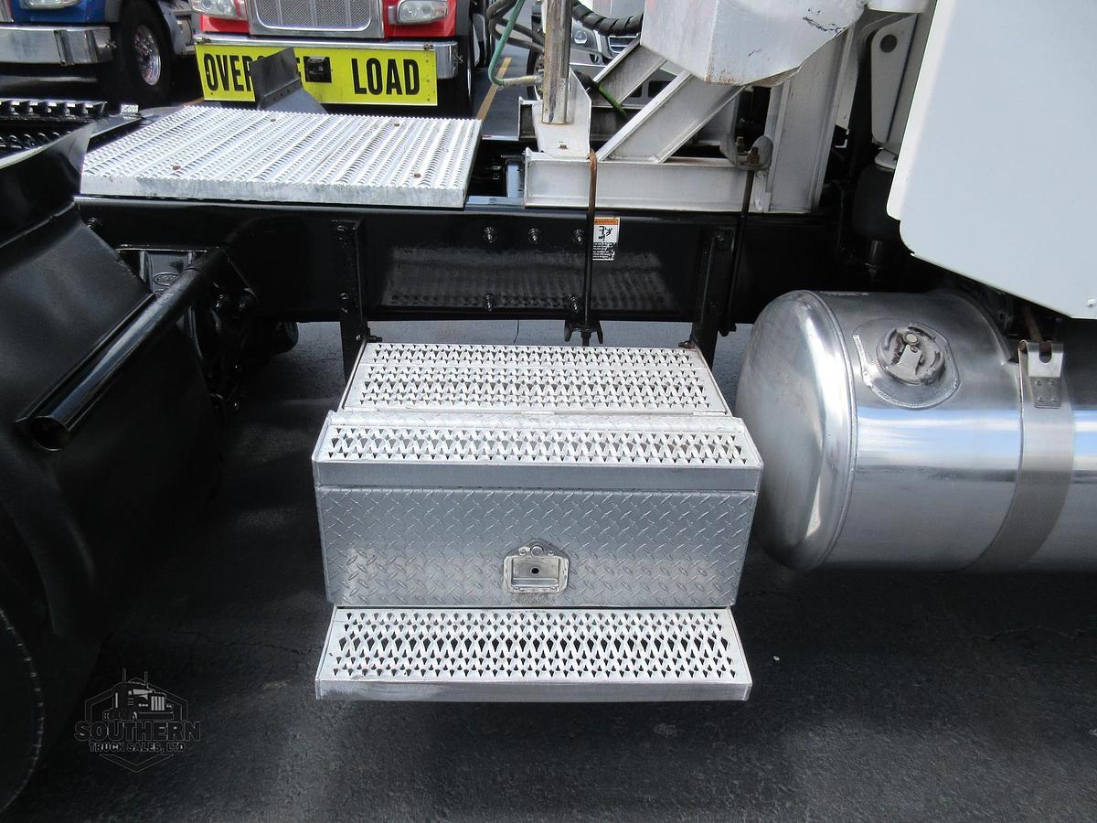 Used 2019 PETERBILT 389