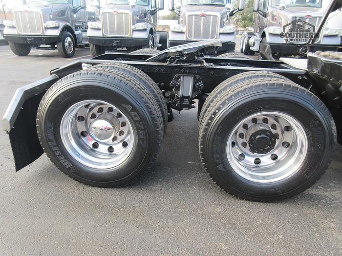 Used 2015 PETERBILT 579