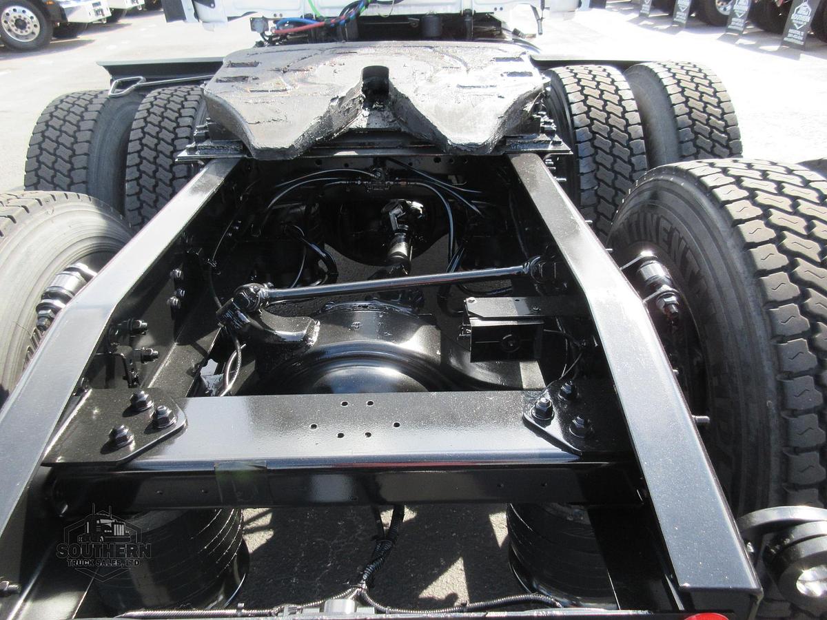 Used 2020 FREIGHTLINER CASCADIA 126