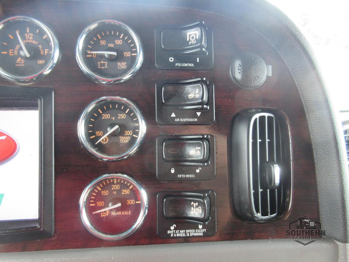 Used 2021 PETERBILT 389