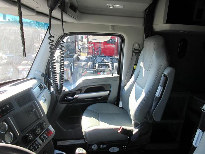 Used 2021 KENWORTH T880