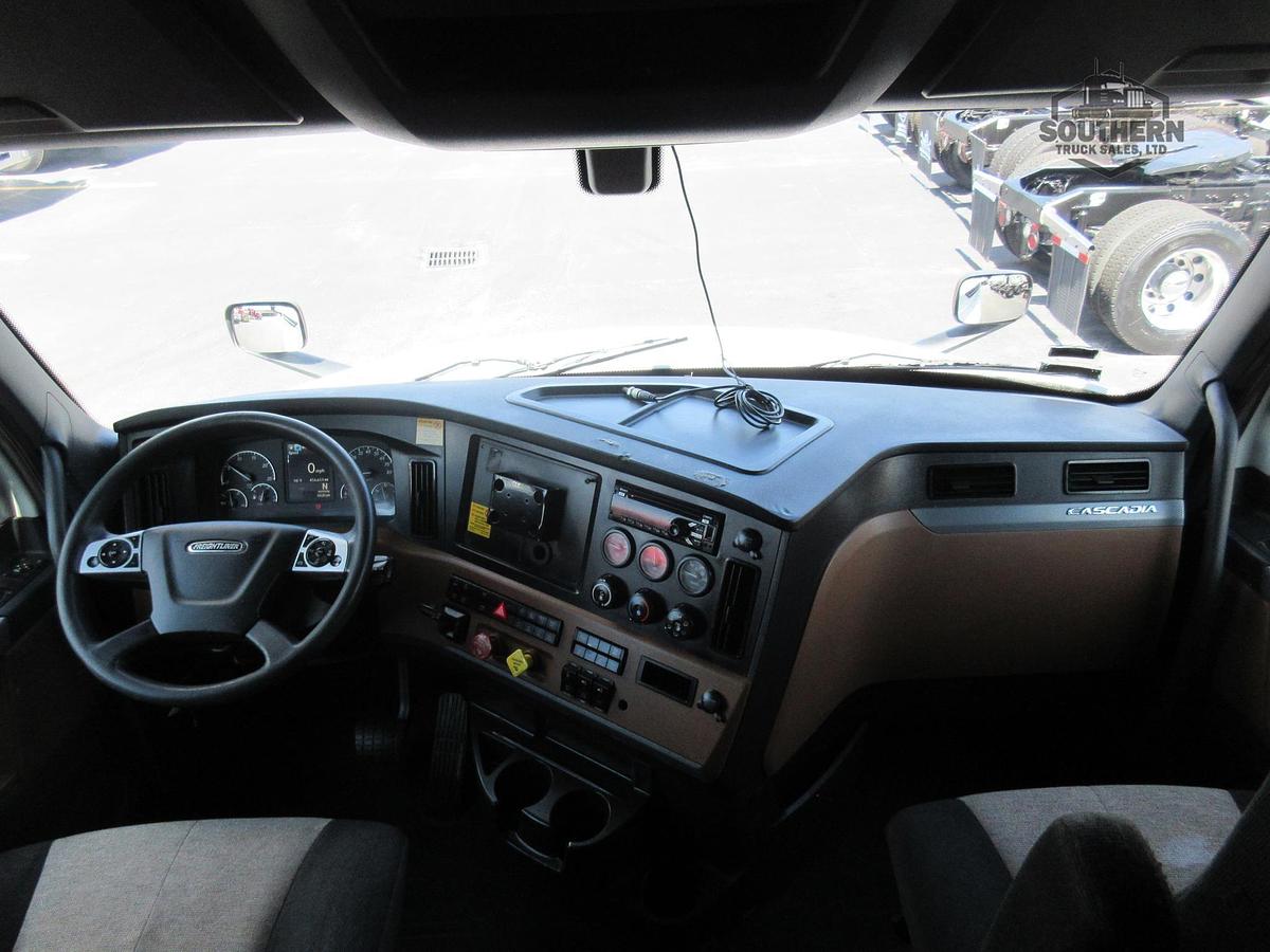 Used 2020 FREIGHTLINER CASCADIA 126