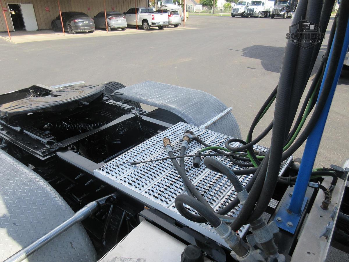 Used 2019 PETERBILT 389