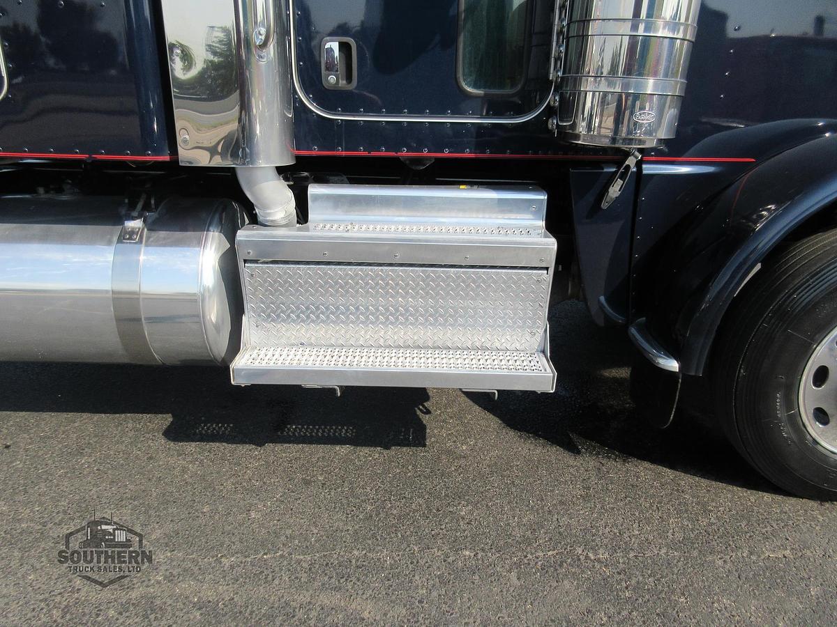 Used 2019 PETERBILT 389