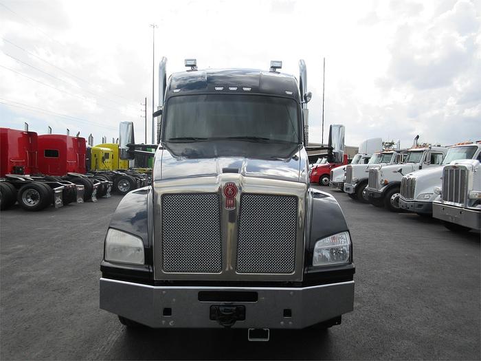 Used 2021 KENWORTH T880