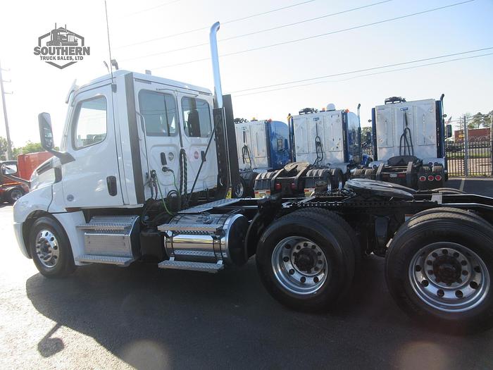 Used 2020 FREIGHTLINER CASCADIA 126