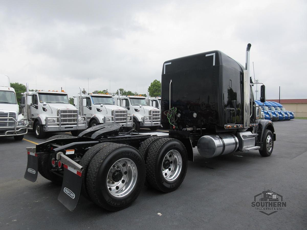 Used 2023 FREIGHTLINER CORONADO 122 SD
