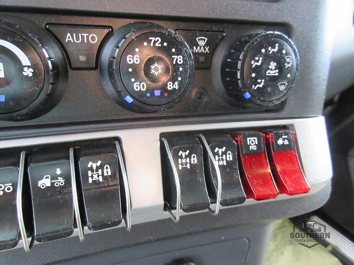 Used 2023 KENWORTH T880