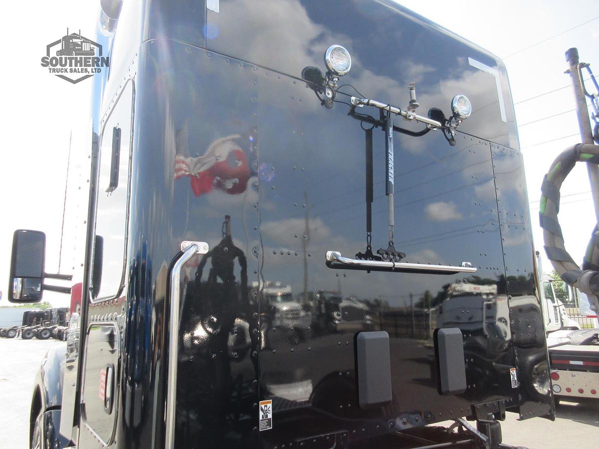 Used 2023 KENWORTH T880