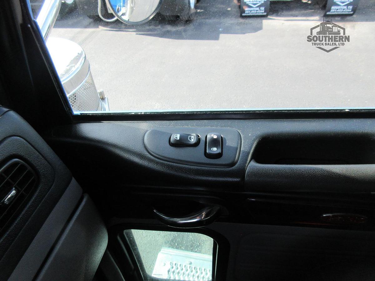 Used 2019 PETERBILT 389