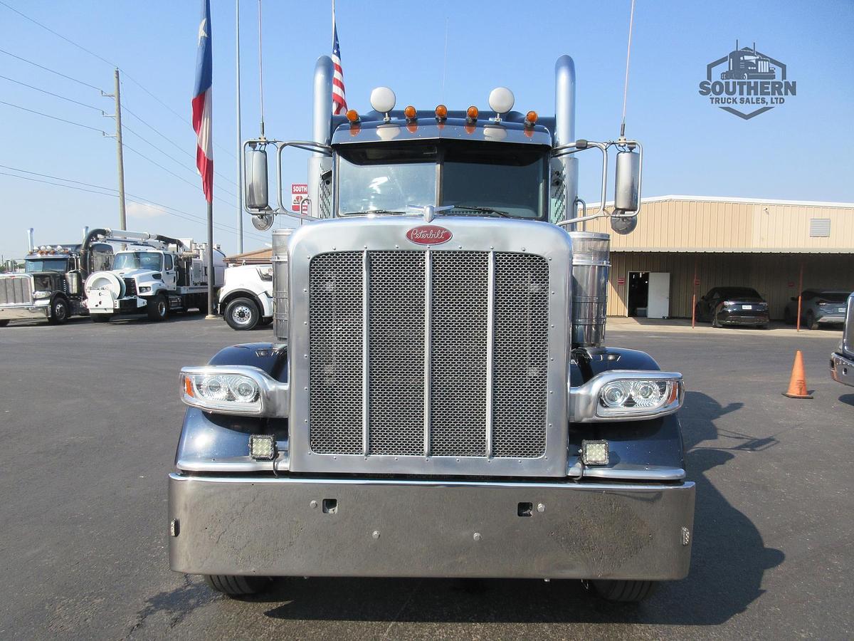 Used 2019 PETERBILT 389