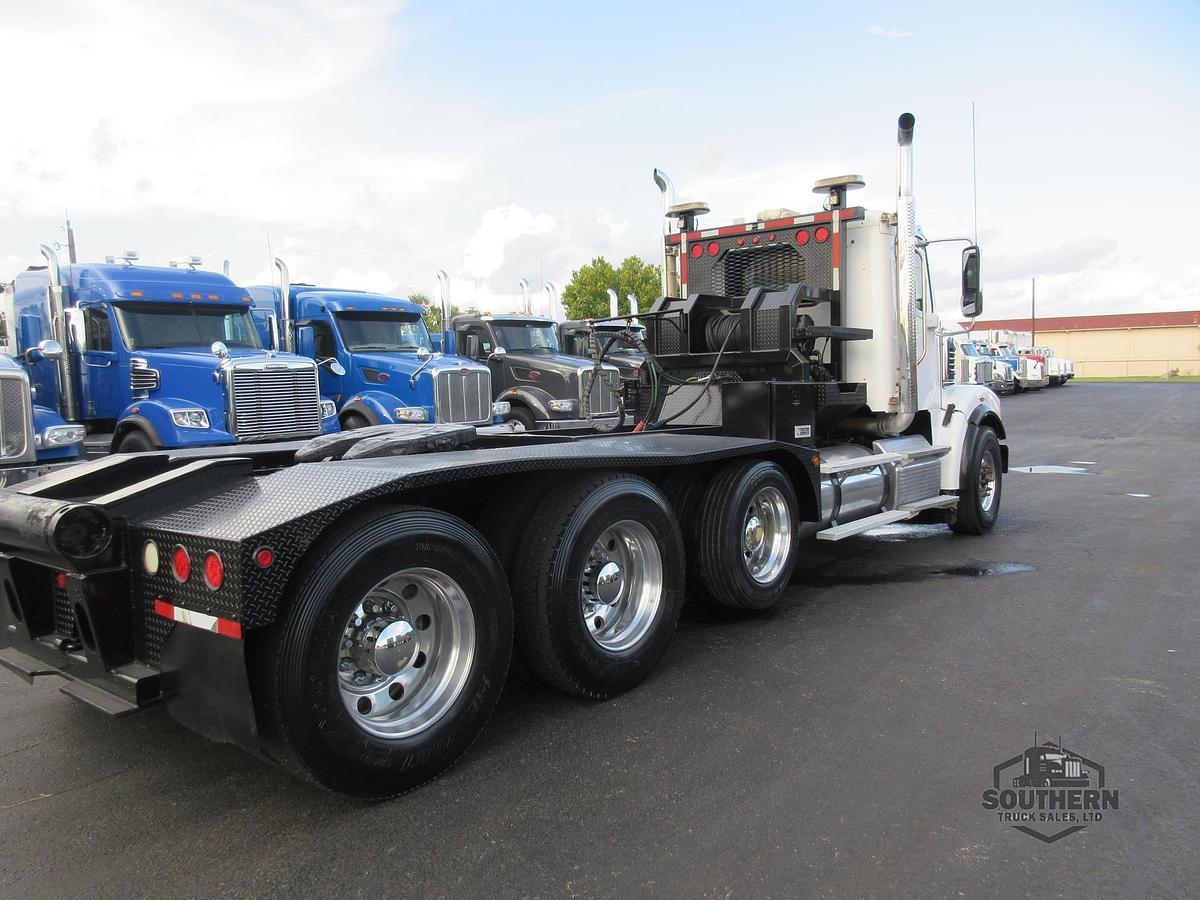Used 2018 FREIGHTLINER CORONADO 122 SD