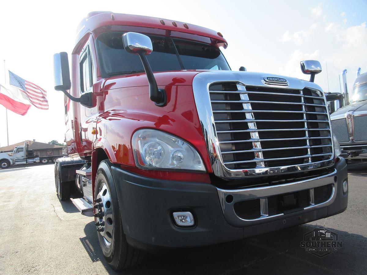 Used 2018 FREIGHTLINER CASCADIA 125