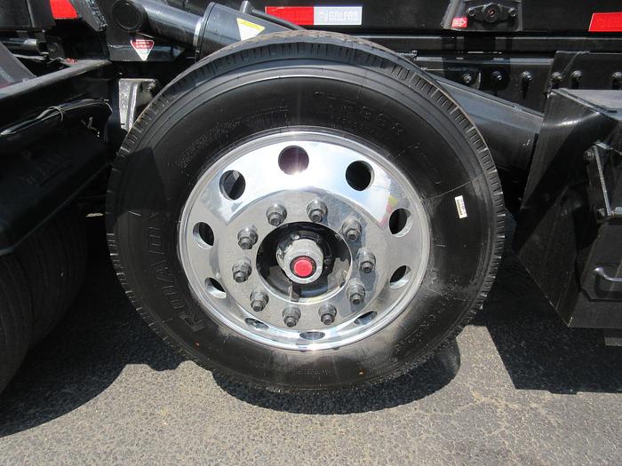 Used 2013 PETERBILT 348