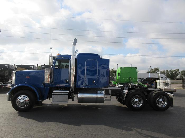 Used 2014 PETERBILT 389
