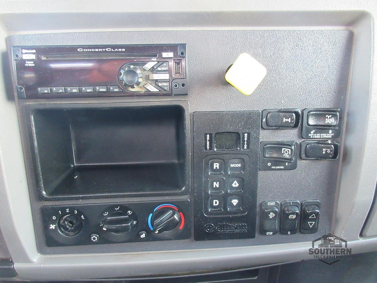 Used 2019 PETERBILT 348