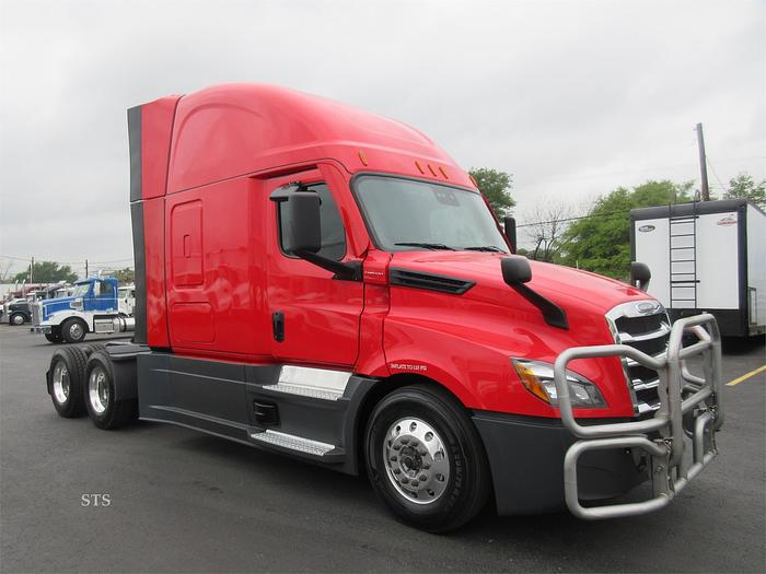 Used 2021 FREIGHTLINER CASCADIA 126