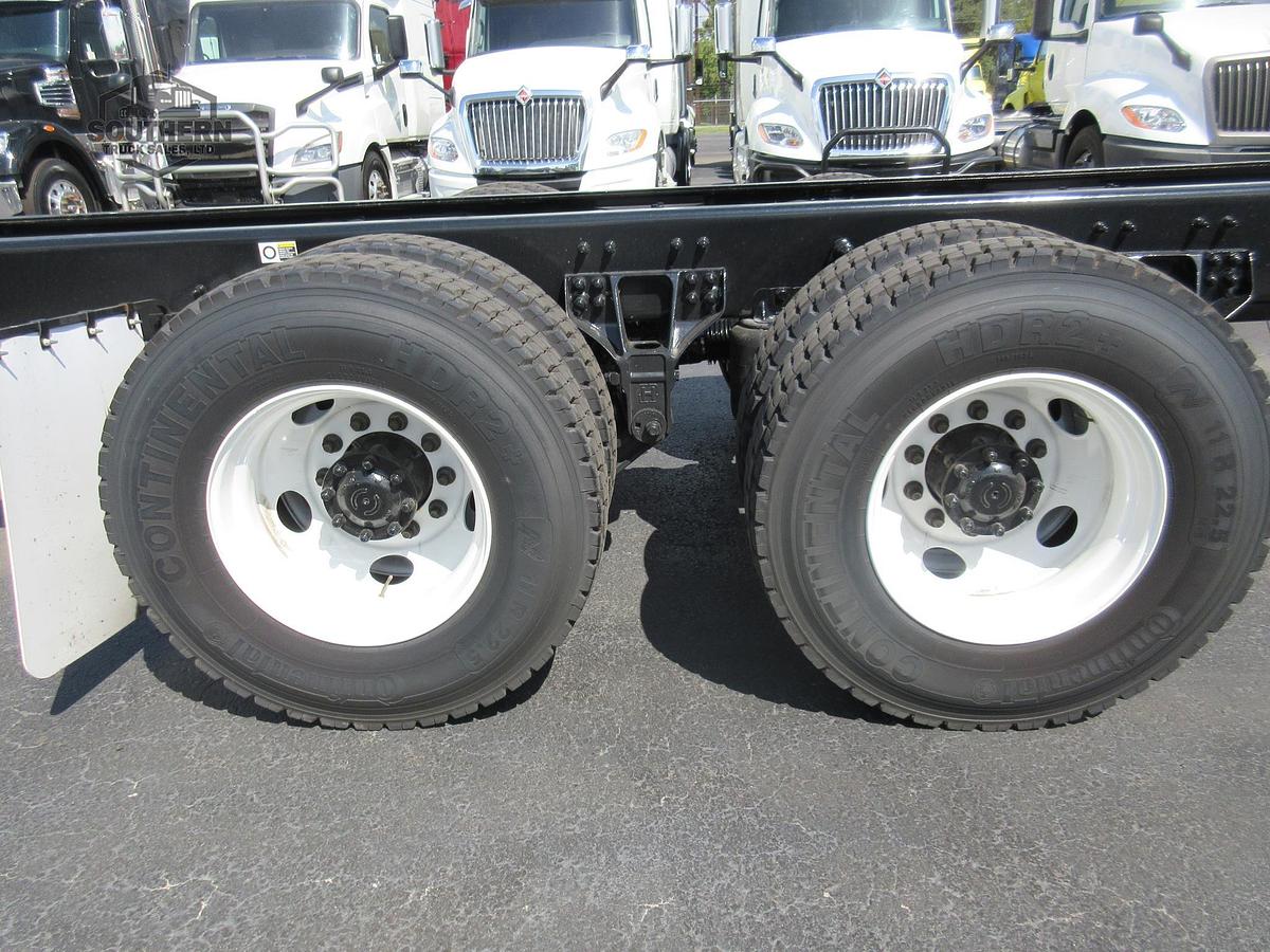 Used 2025 KENWORTH T880