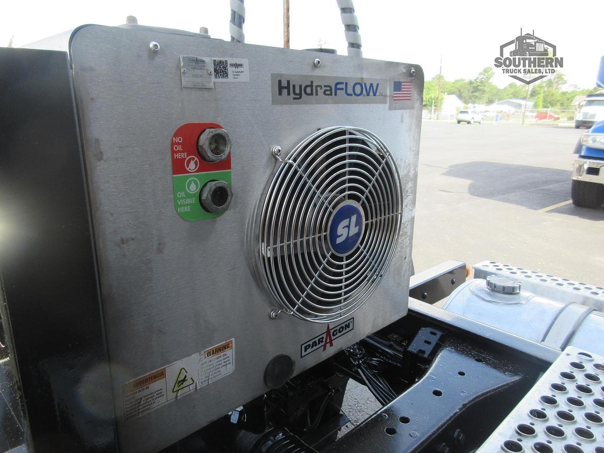 Used 2023 KENWORTH T880