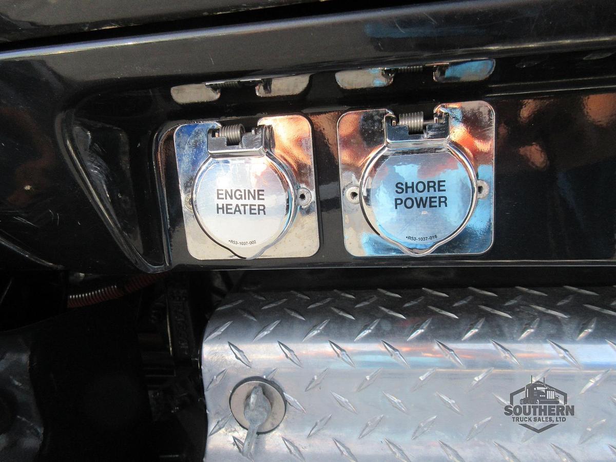 Used 2023 KENWORTH T880