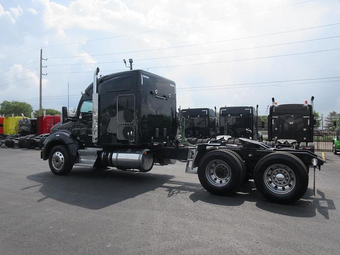 Used 2021 KENWORTH T880