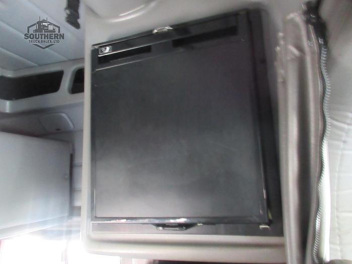 Used 2018 PETERBILT 389