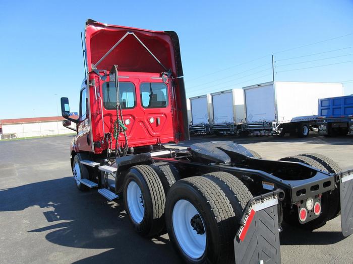 Used 2020 FREIGHTLINER CASCADIA 116