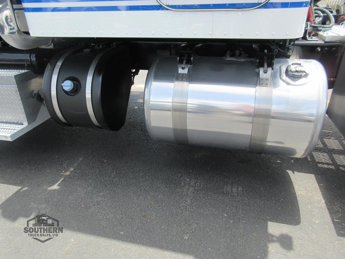 Used 2019 PETERBILT 389