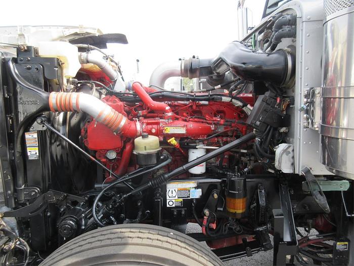Used 2015 PETERBILT 389