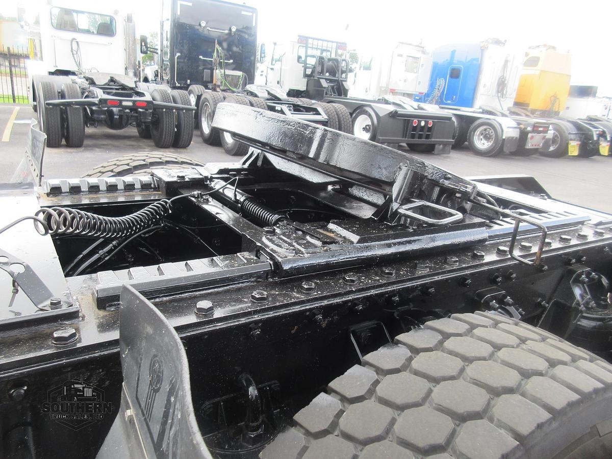 Used 2023 KENWORTH T880
