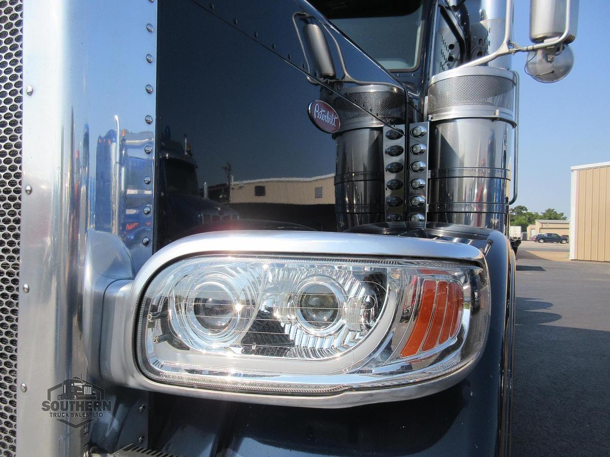 Used 2019 PETERBILT 389