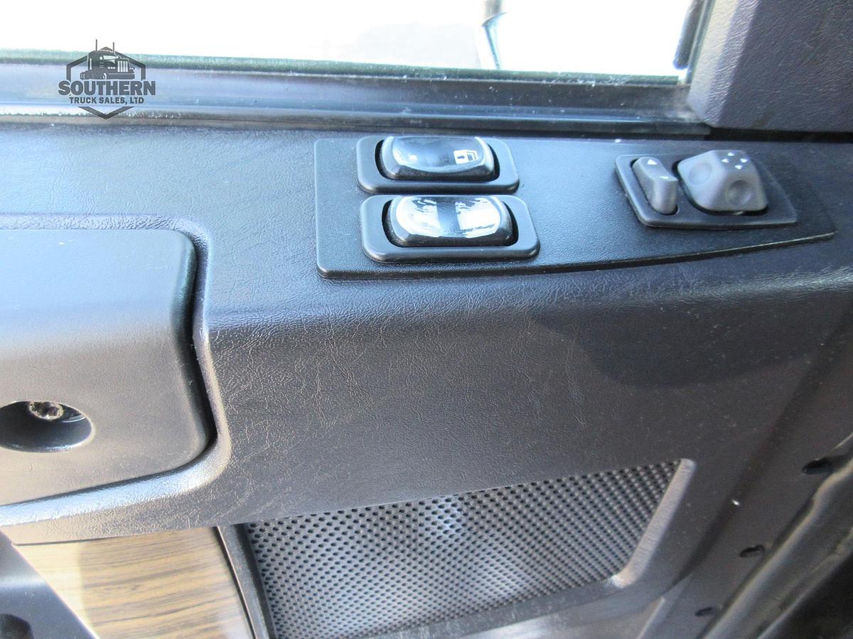 Used 2021 FREIGHTLINER CORONADO 122 SD