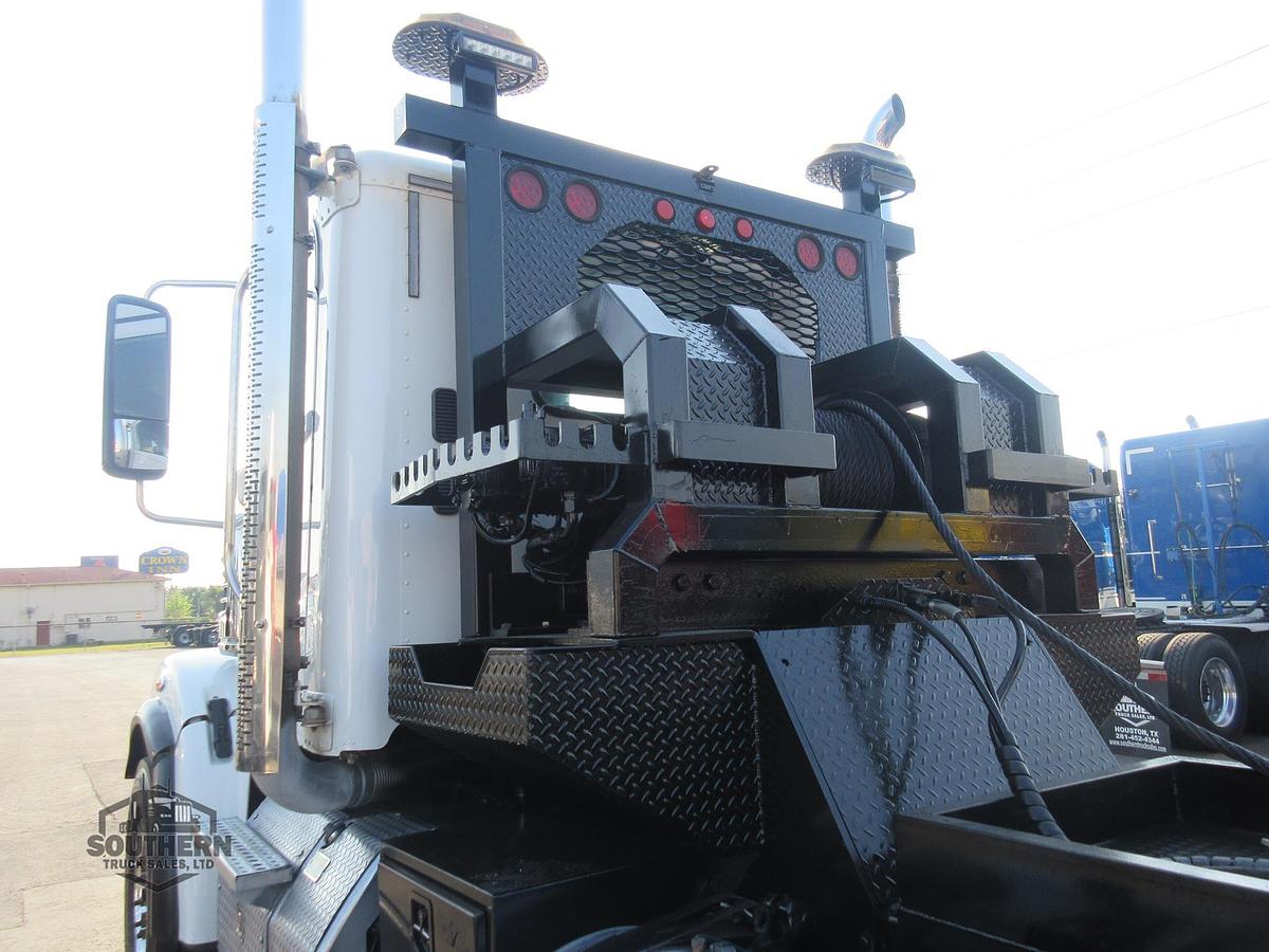 Used 2018 FREIGHTLINER 122SD