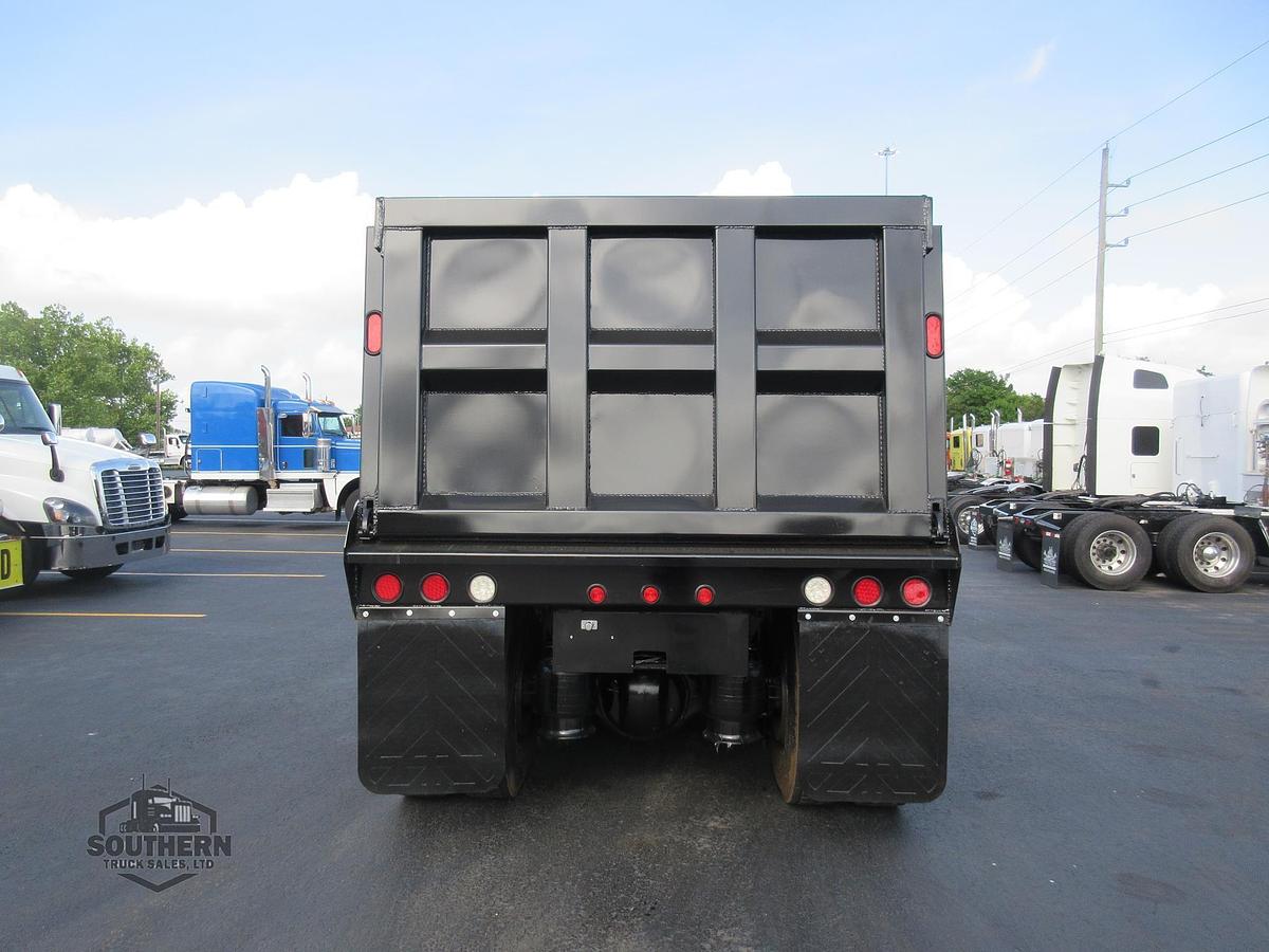 Used 2019 FREIGHTLINER CASCADIA 126