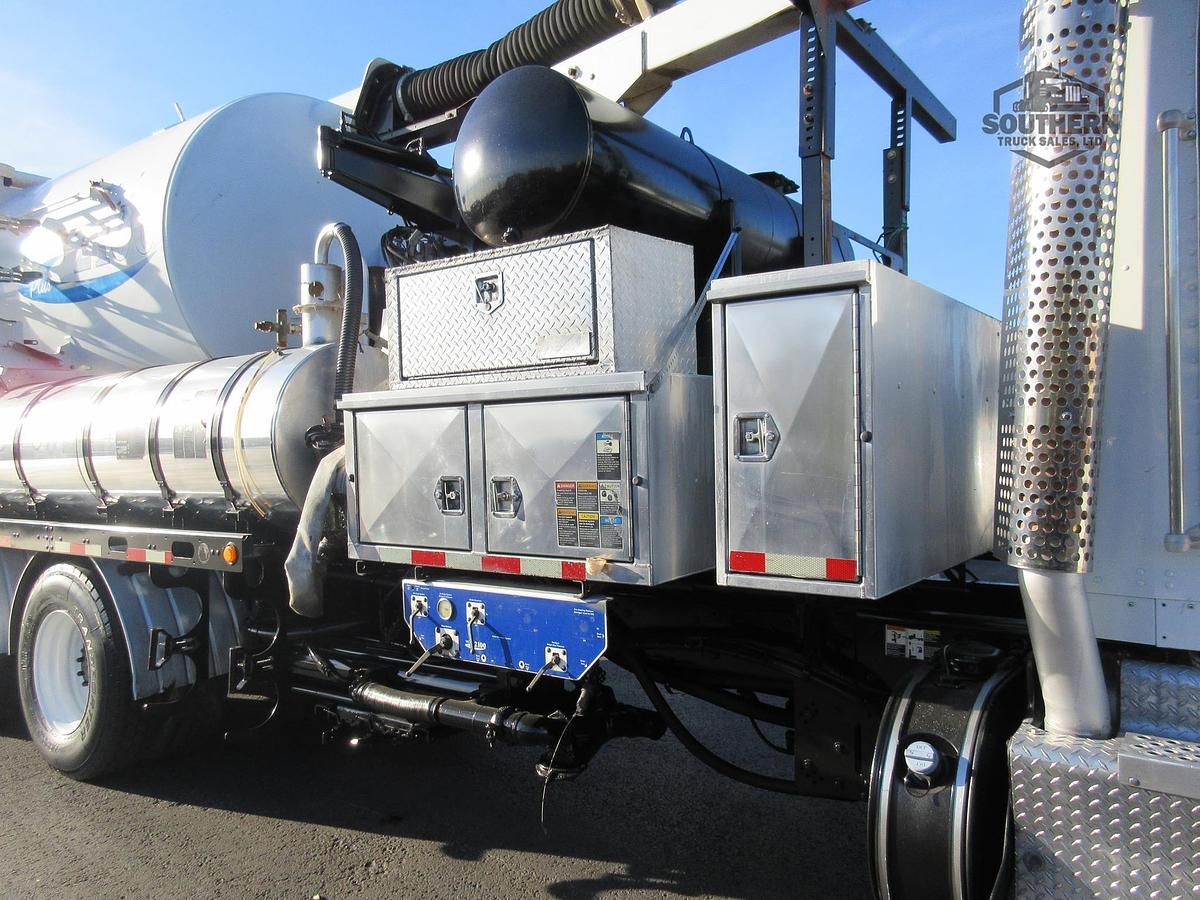 Used 2013 KENWORTH T800