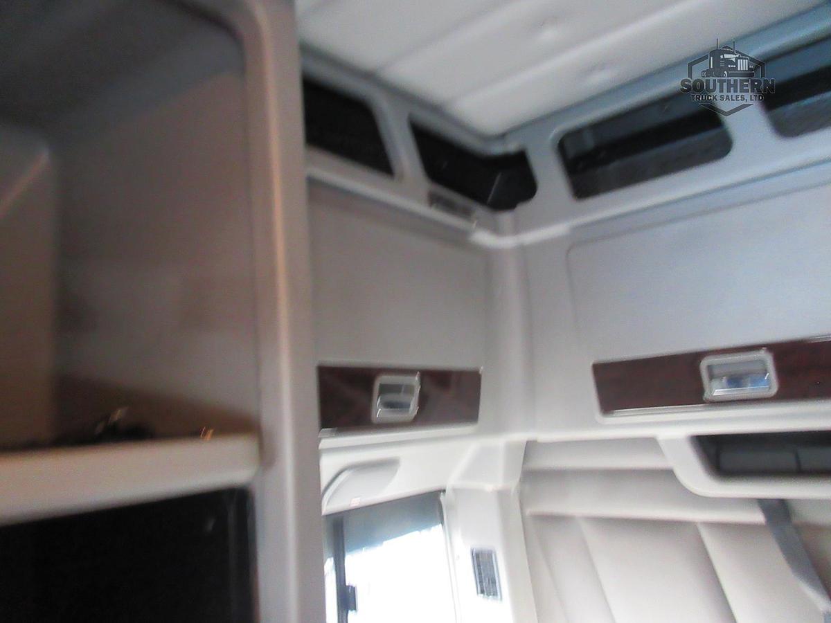 Used 2021 PETERBILT 389