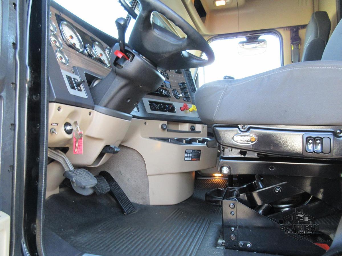 Used 2021 FREIGHTLINER CORONADO 122 SD